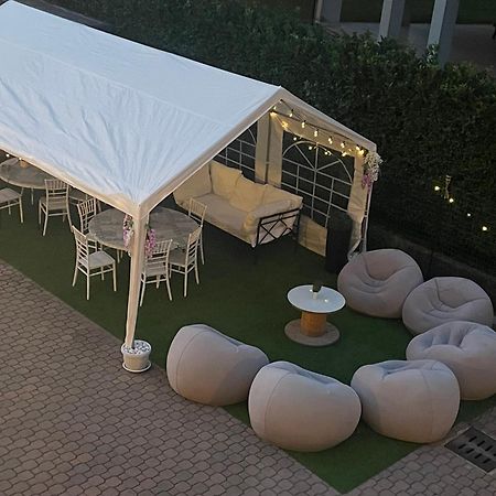 Villa Simona Malpensa Gallarate Exteriör bild