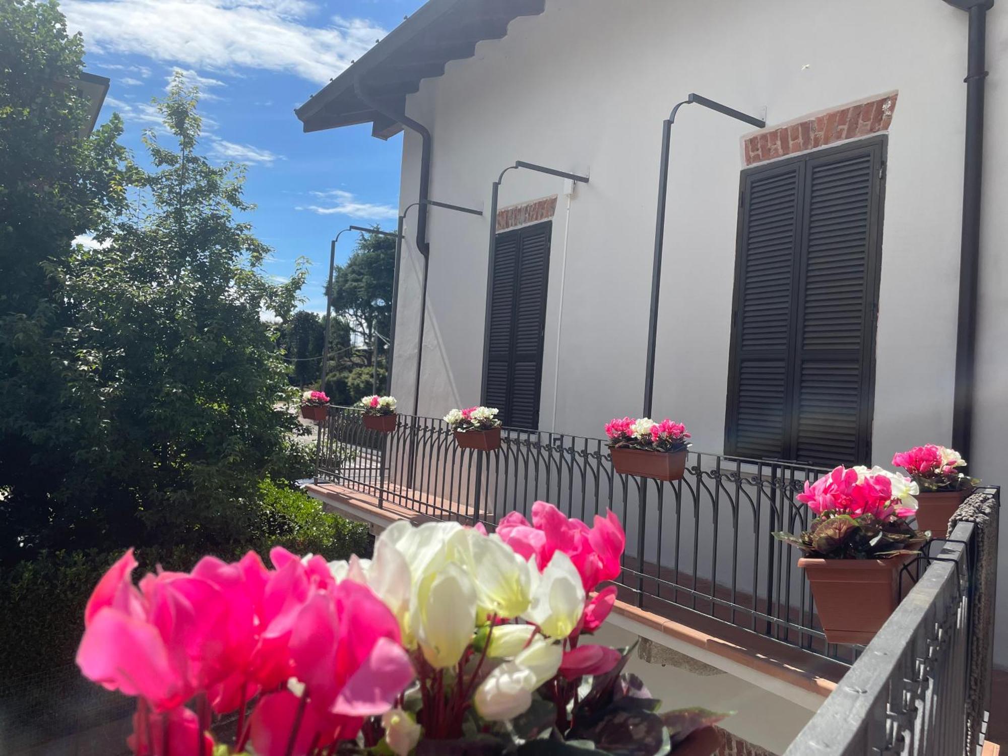 Villa Simona Malpensa Gallarate Exteriör bild