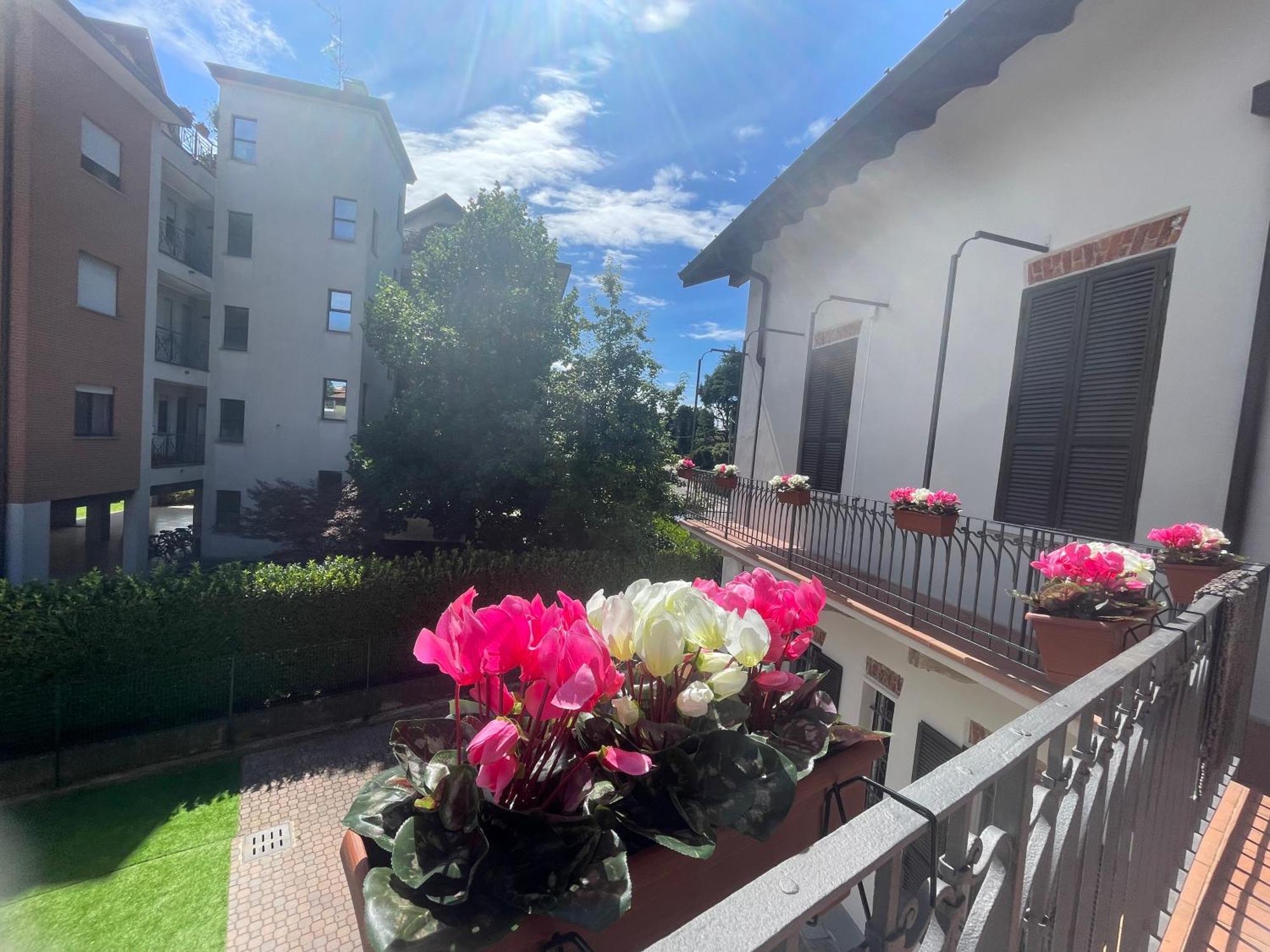 Villa Simona Malpensa Gallarate Exteriör bild