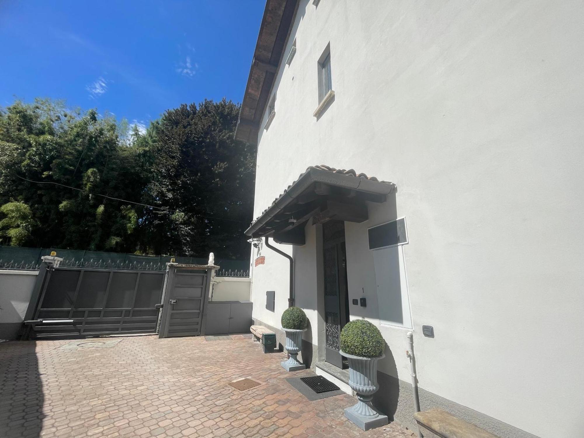 Villa Simona Malpensa Gallarate Exteriör bild